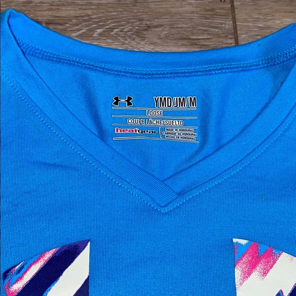 Under Armour Tee Size Medium - Picture 4 of 4